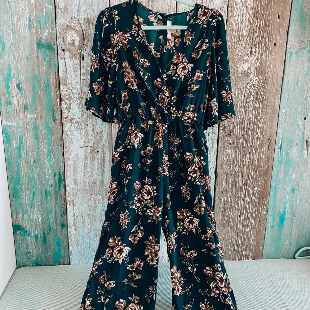 Band Of Gypsies Floral Jumpsuit w/ Pockets Medium